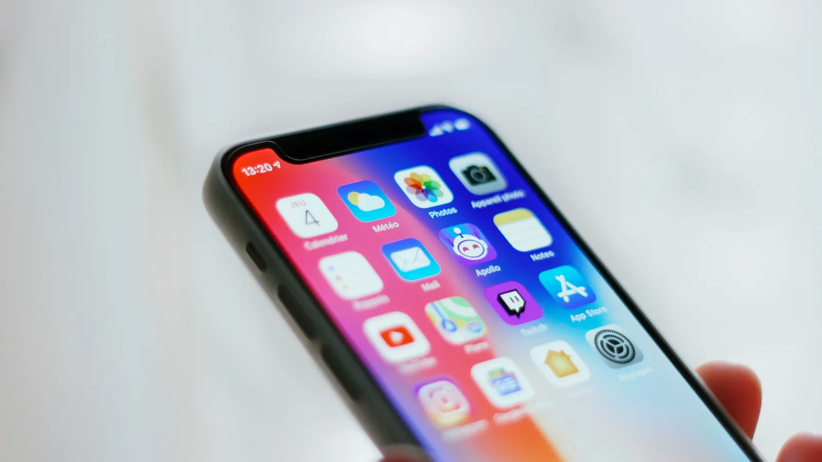 Face ID sotto il display: cosa cambia per iPhone 18 Pro - copertina dell'articolo