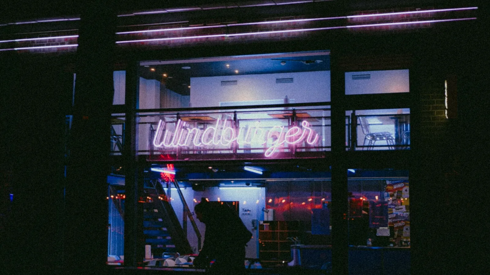 Instagram Business: bio, contenuti e struttura per generare contatti - copertina dell'articolo