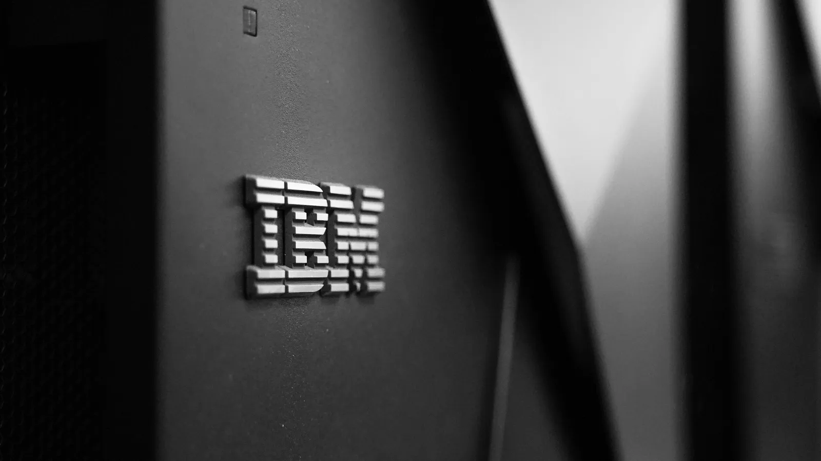 Cosa cambia per il business dal salto IBM nei quantum computer - copertina dell'articolo